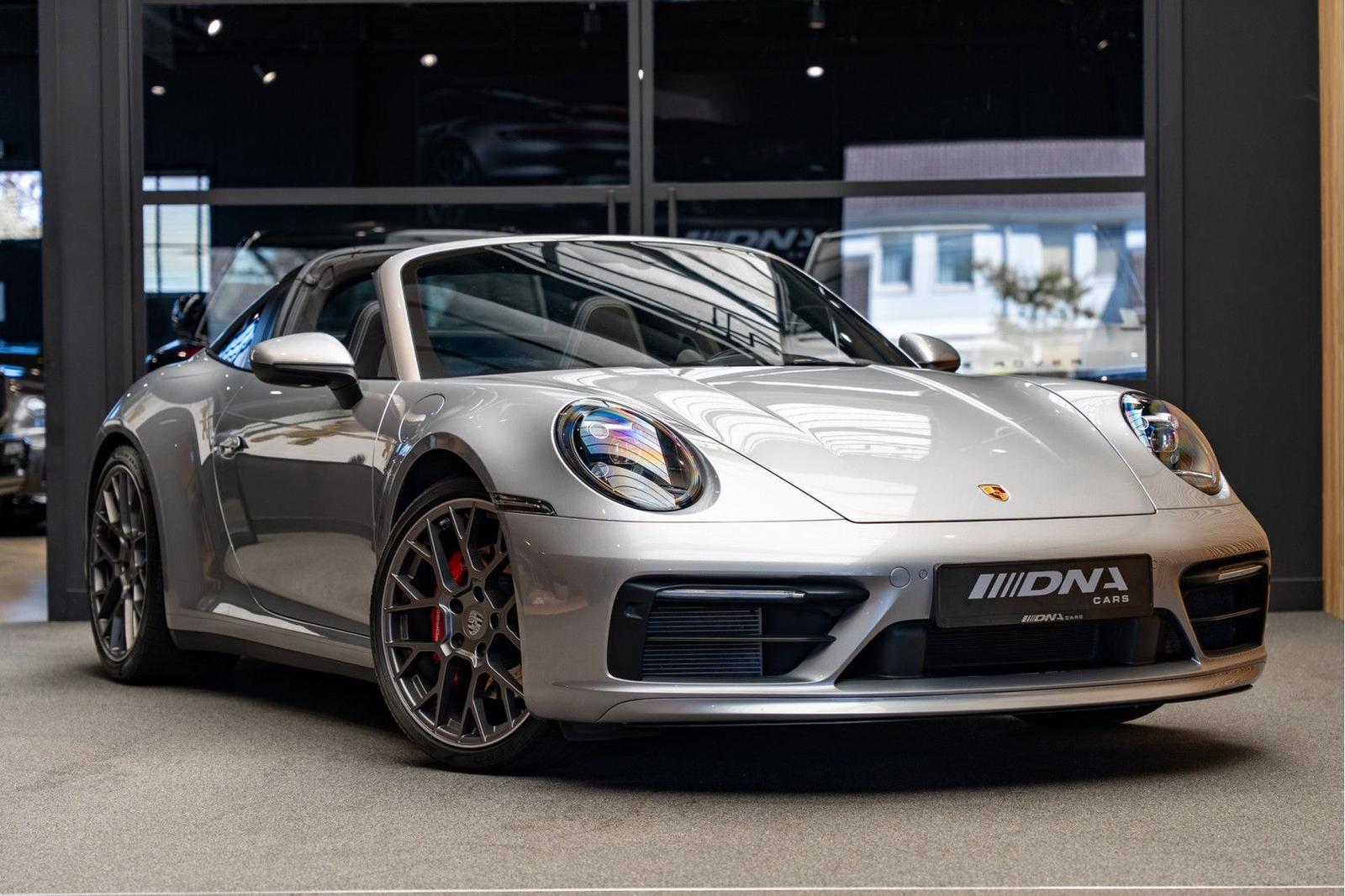 Porsche 992 992 Targa 4S SportDesign Sportuitlaat 3.0 4