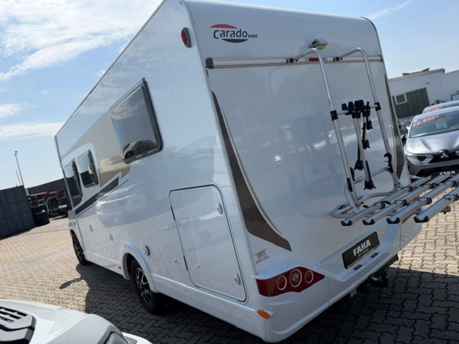 Fahrzeugabbildung Carado T 447 AHK TV Markise Fahrradträger Backofen