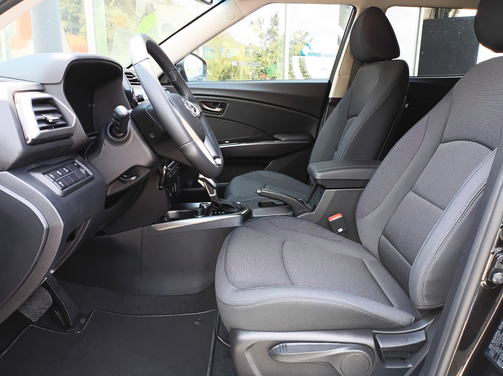 Fahrzeugabbildung KGM TIVOLI NOMAD+SH+KLIMAANLAGE+R.-KAMERA+10.25 ZOLL