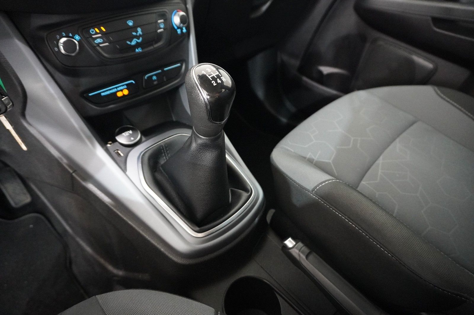 Fahrzeugabbildung Ford B-Max 1.0 TREND KLIMA/PDC/NEBEL/USB/AHK