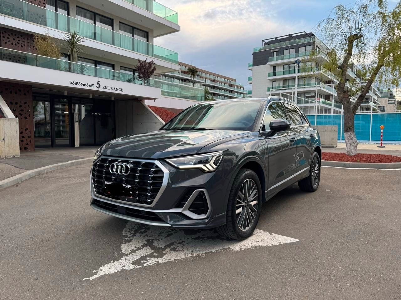 AUDI Audi Q3 2.0 Benziner quattro