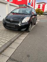 Toyota Yaris 1,33-l-Dual-VVT-i Sol Klimaanlage TÜV  - Toyota Yaris Gebrauchtwagen in Wiesbaden