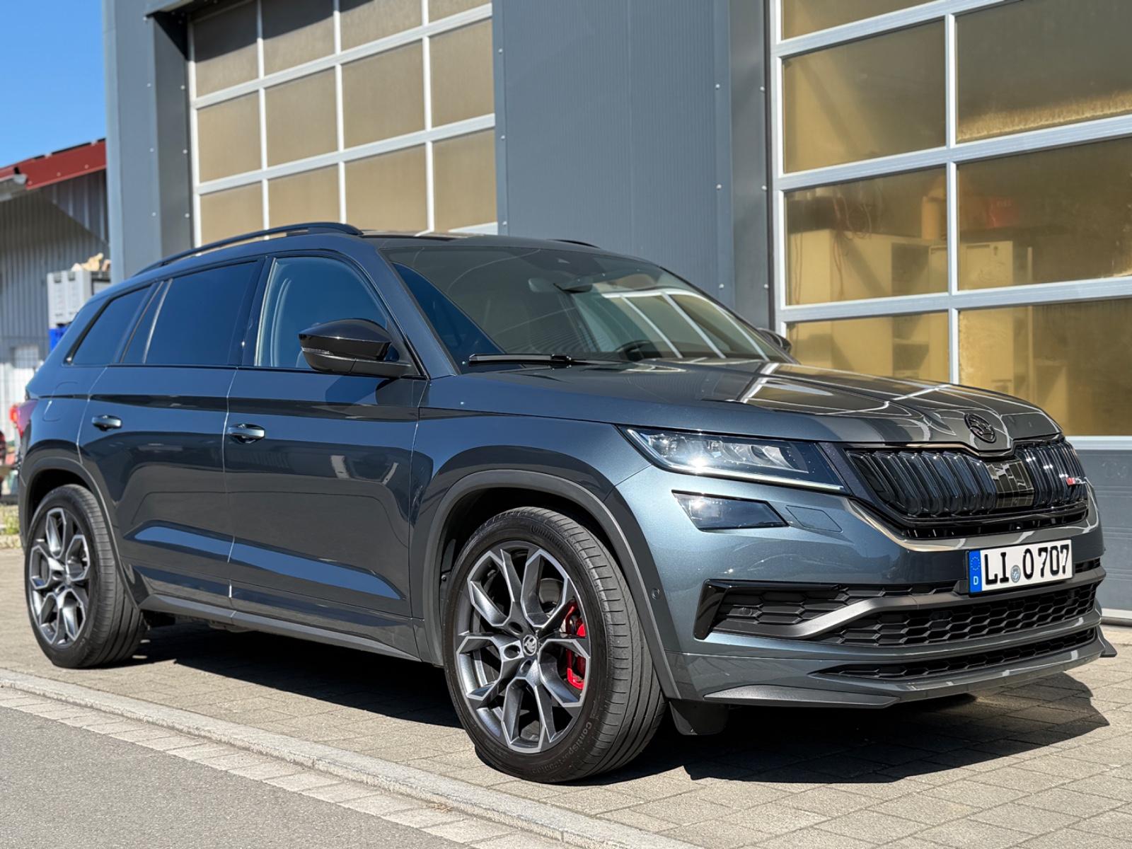 Skoda Kodiaq RS 4x4 7-Sitzer PANO StdHzg. 20 ACC Keyl.