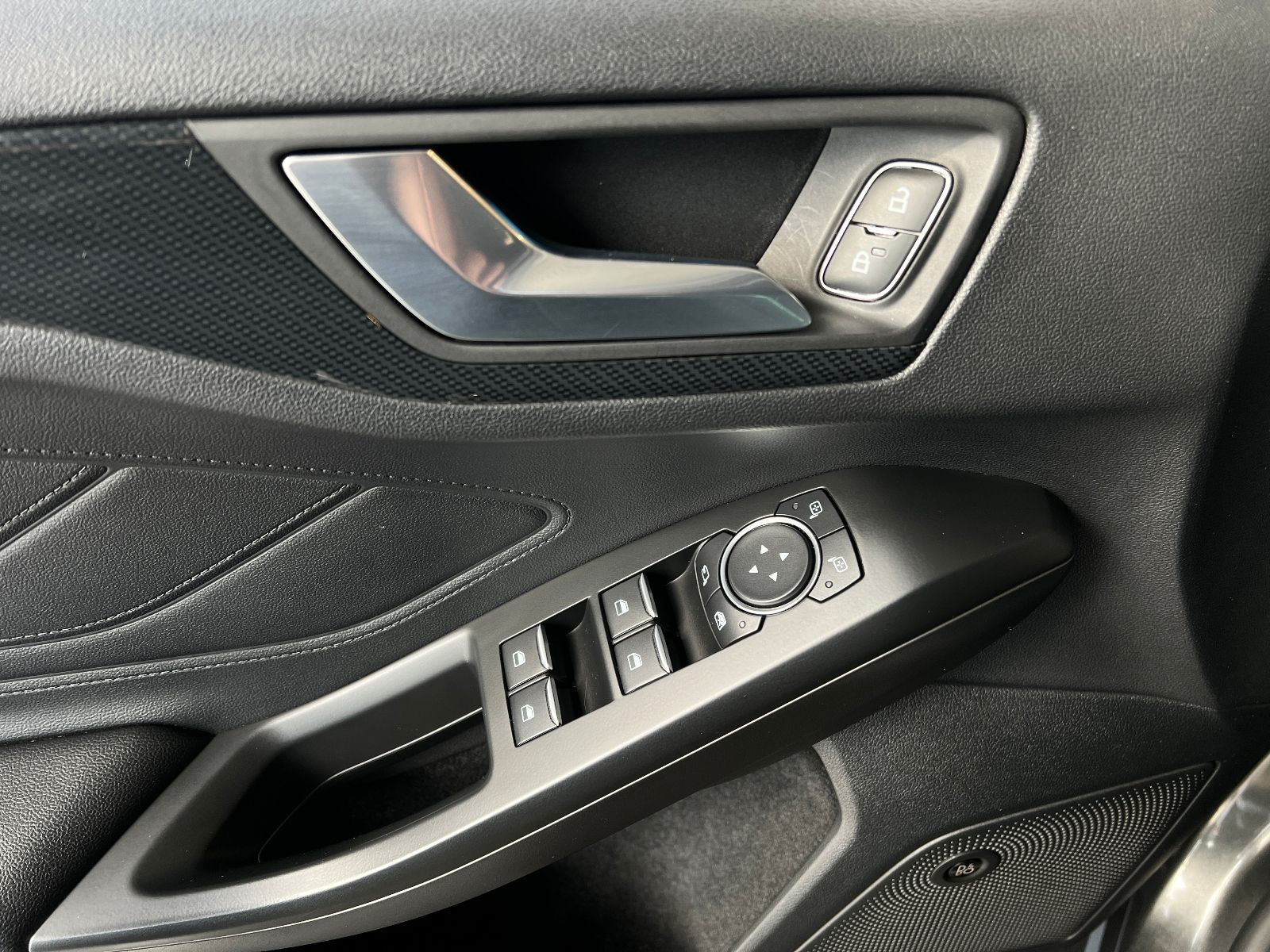 Fahrzeugabbildung Ford Focus Lim. ST Performance B&O LED NAV RFK SHZ