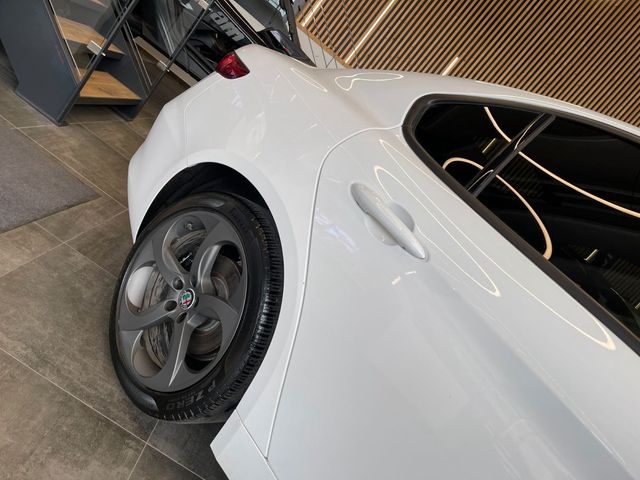 Alfa Romeo Giulia 2,2 JTDM Executive *BI-XENON*ACC*AHK*LED*