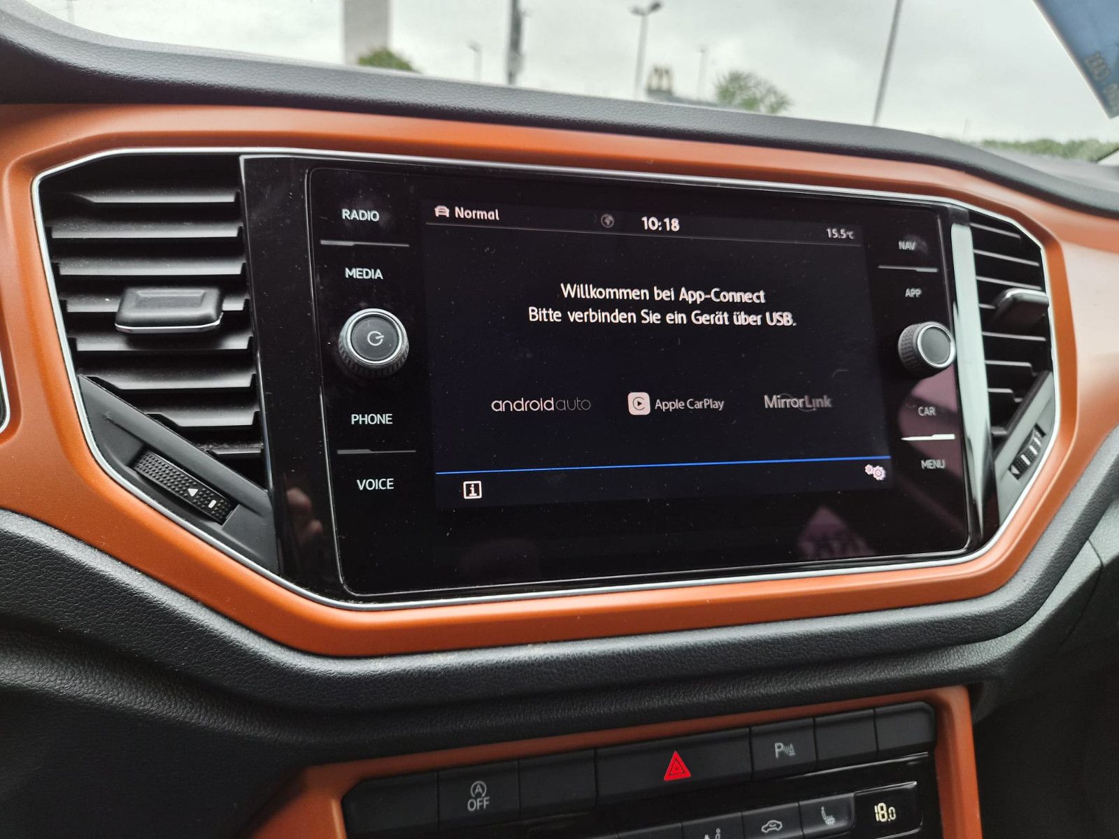 Fahrzeugabbildung Volkswagen T-Roc Style 4Motion / NAVI / GARANTIE