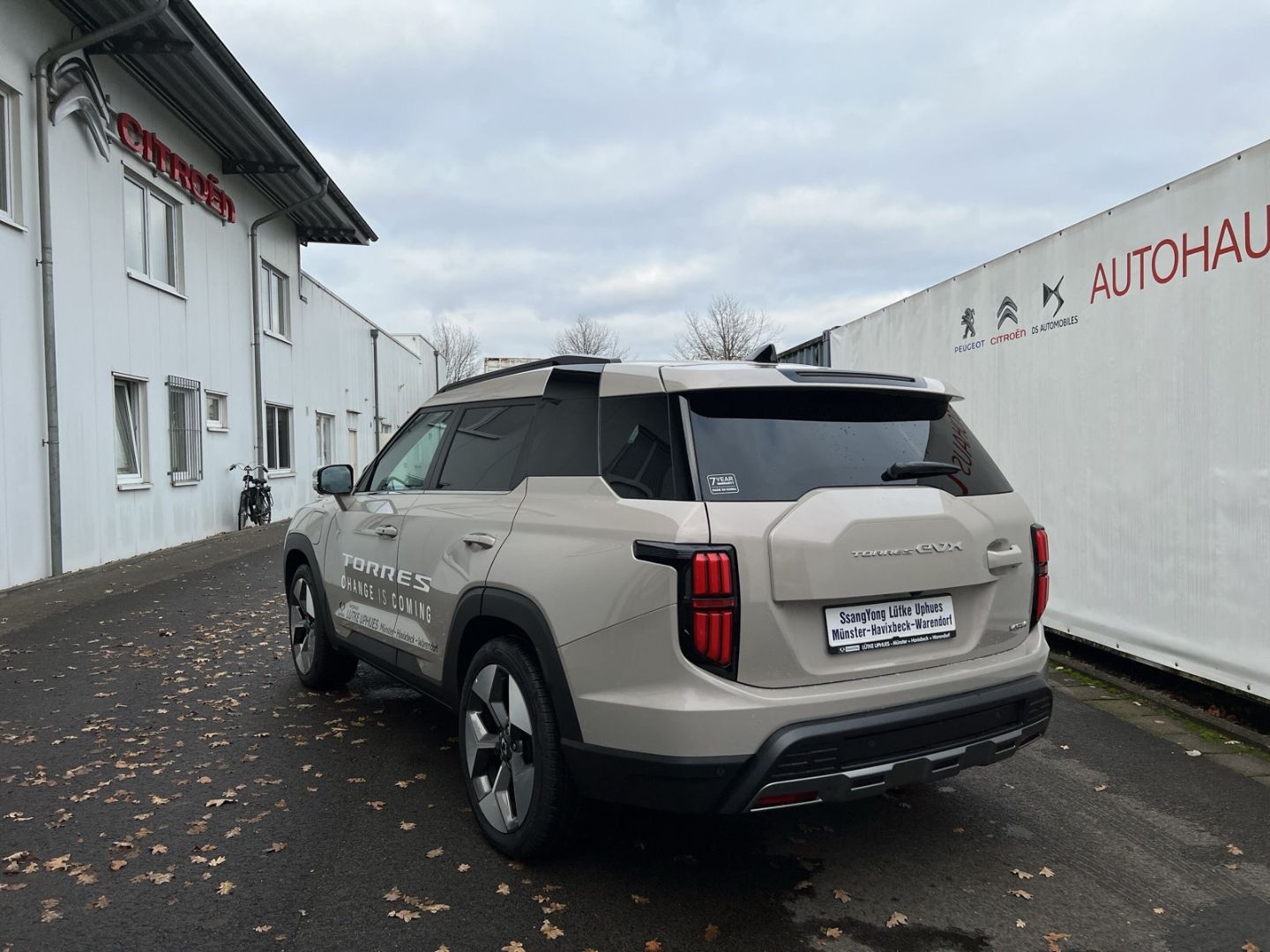 Fahrzeugabbildung KGM Torres EVX 207 PS Titanium A T 2WD Leder met.