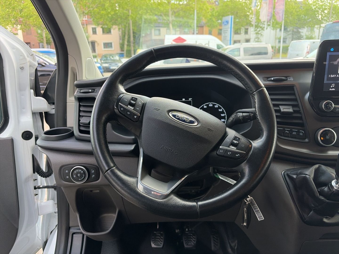 Fahrzeugabbildung Ford Tourneo Custom Kombi 320 L1 Trend Kurvenlicht DA