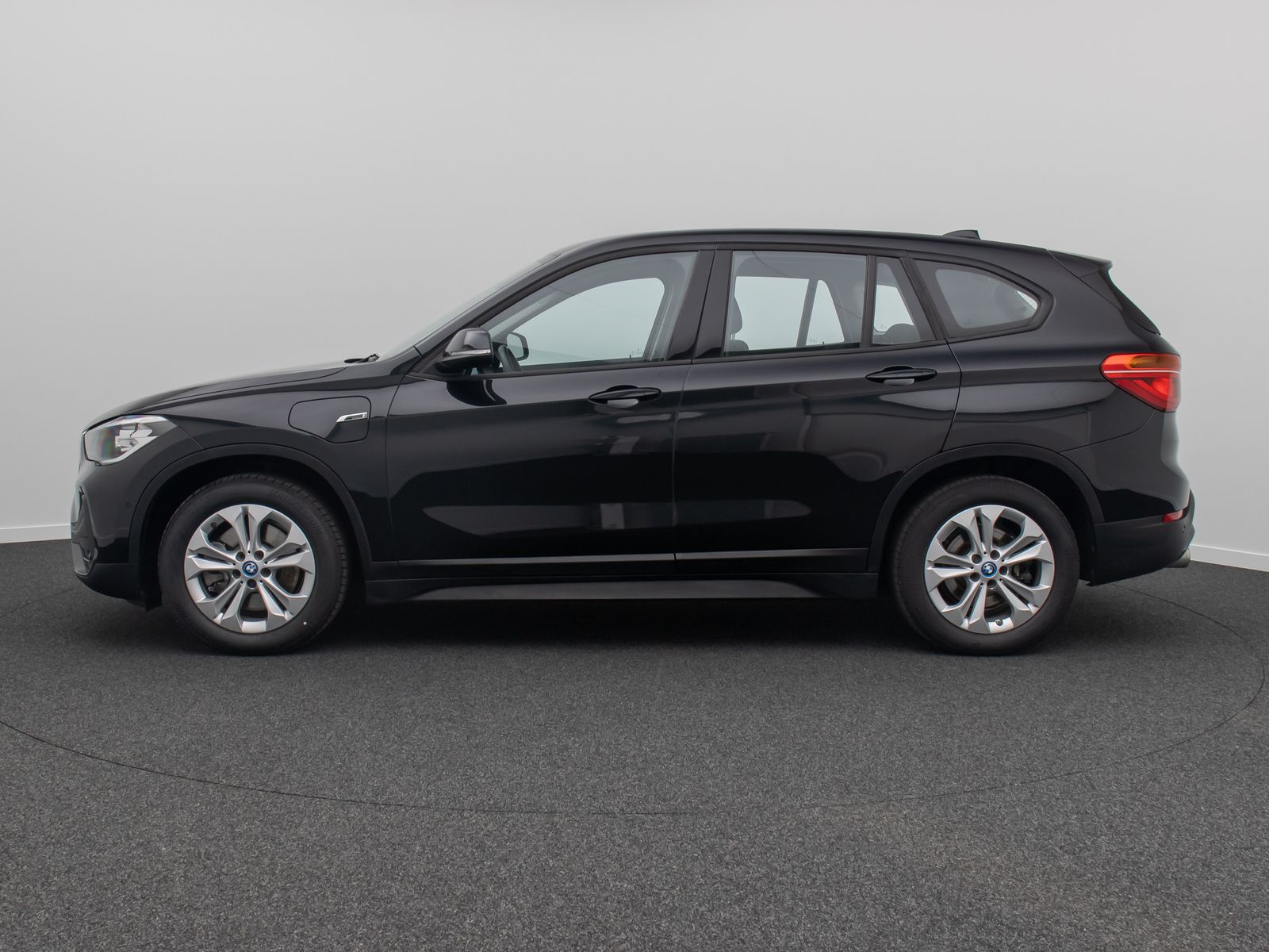 Fahrzeugabbildung BMW X1 xD25e DAB Navi ParkAssist Lordos Geschwindig