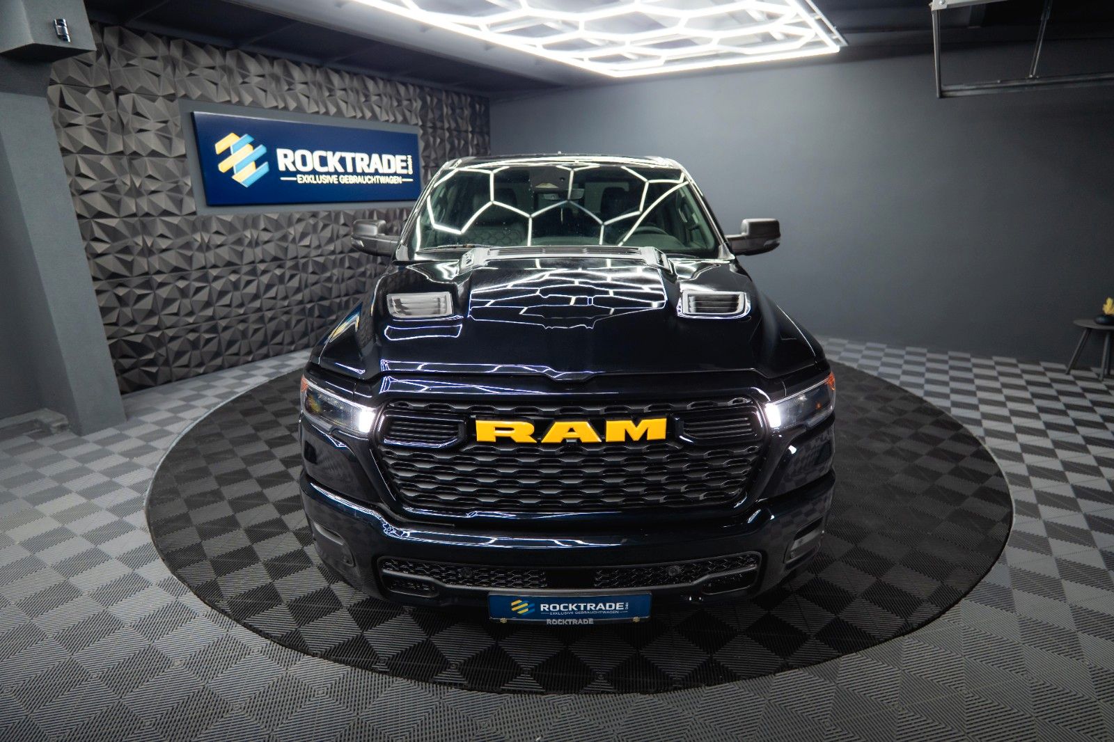 Fahrzeugabbildung Dodge RAM 3.0 MY 25 TWIN TURBO Offroad Night ACC 19%