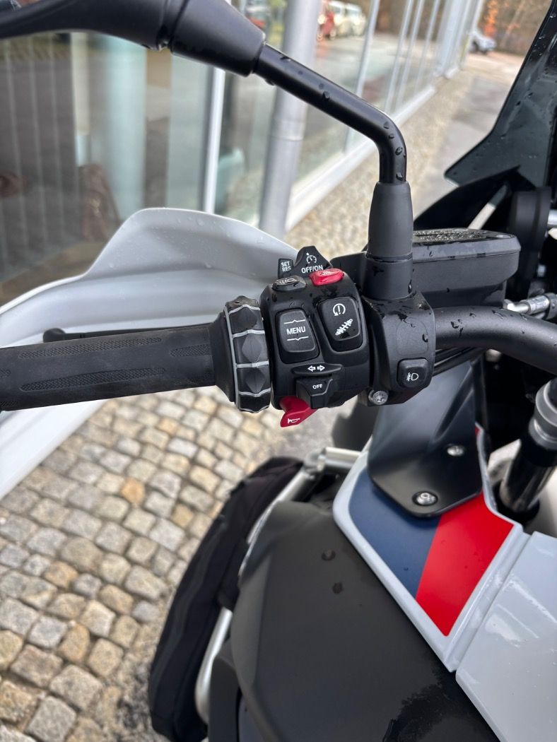 Fahrzeugabbildung BMW R 1250 GS Adventure Trophy mit Tieferlegung Alum