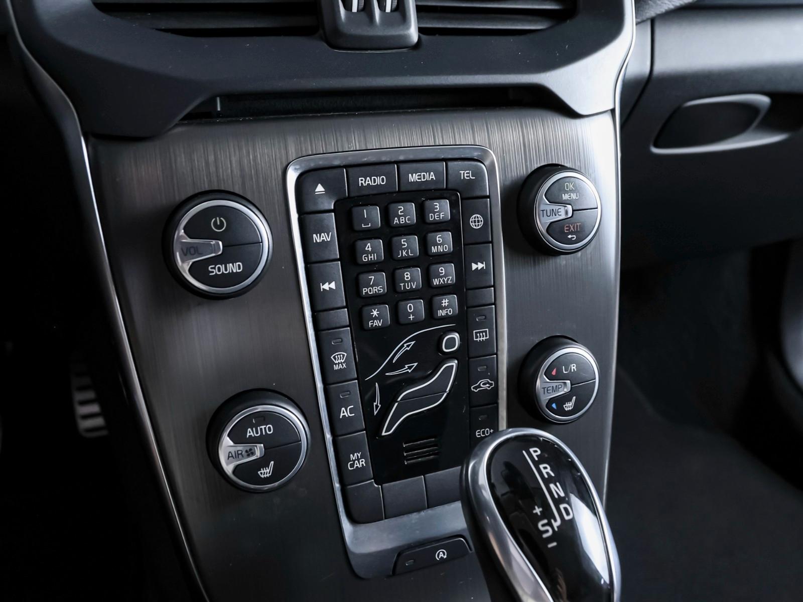 Volvo V40 Cross Country You! *KAMERA-NAVI-SHZ-TEMPOMAT
