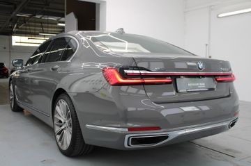 BMW 740 - 10