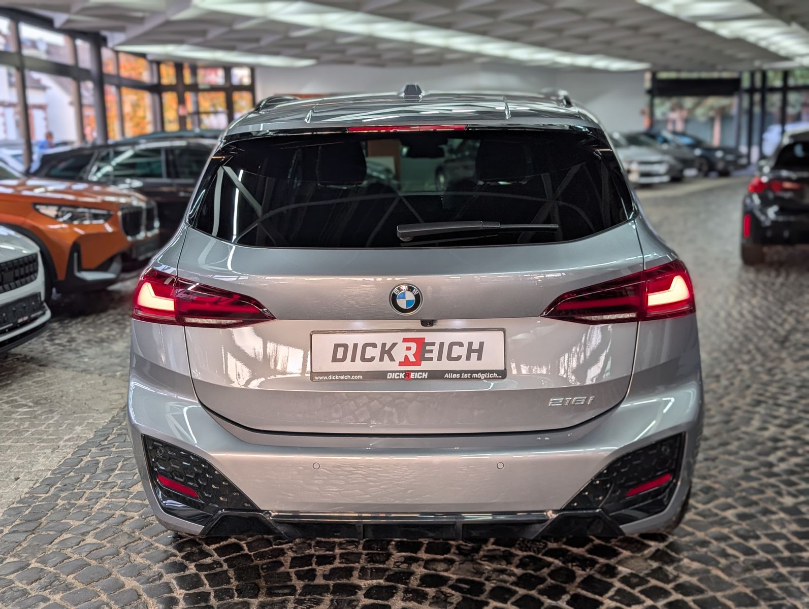 Fahrzeugabbildung BMW 218 Active Tourer  M Sport SHADOW PANO AHK LEDER