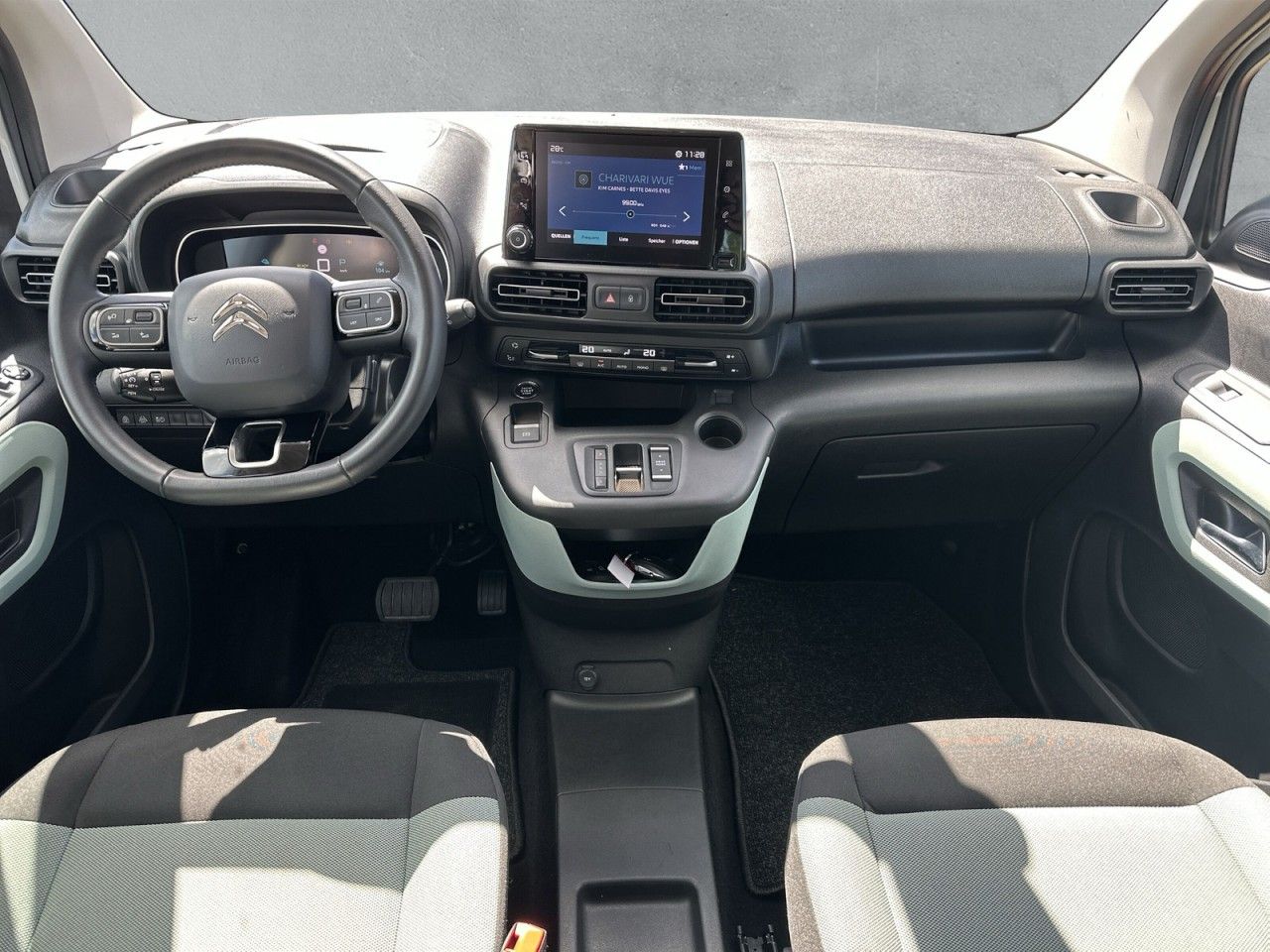 Fahrzeugabbildung Citroën Berlingo Feel Elektromotor M-Cam*StHz*AHK* - mit KI generiert/bearbeitet