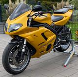 Triumph Daytona 955i  - TRIUMPH 955 DAYTONA