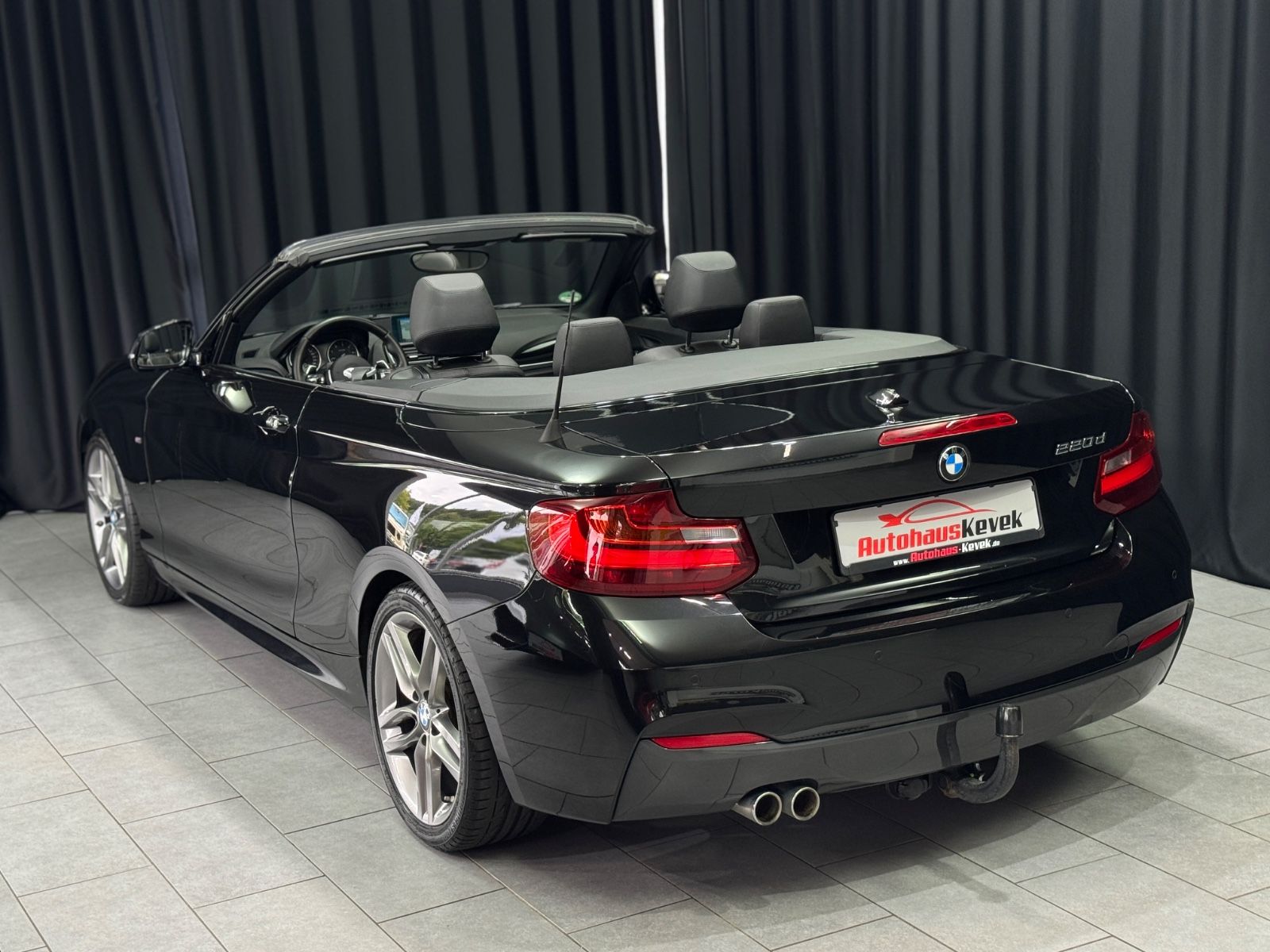 Fahrzeugabbildung BMW 220d Cabrio M Sport|LEDER|NAVI|AUTOMATIK|AHK|