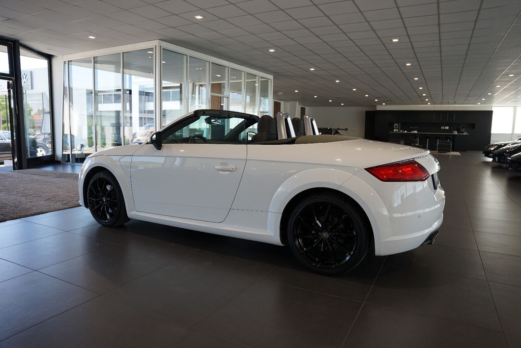 AUDI TT Roadster 1.8 TFSI | MMI | Xenon | Alcantara AUDI TT Roadster 1.8 TFSI | MMI | Xenon | Alcantara