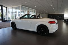 AUDI TT Roadster 1.8 TFSI | MMI | Xenon | Alcantara AUDI TT Roadster 1.8 TFSI | MMI | Xenon | Alcantara