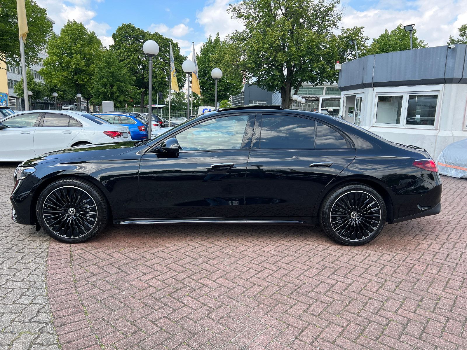 Fahrzeugabbildung Mercedes-Benz E 200 AMG LINE PREMIUM SUPERSCREEN EXCLUSIV NAPP