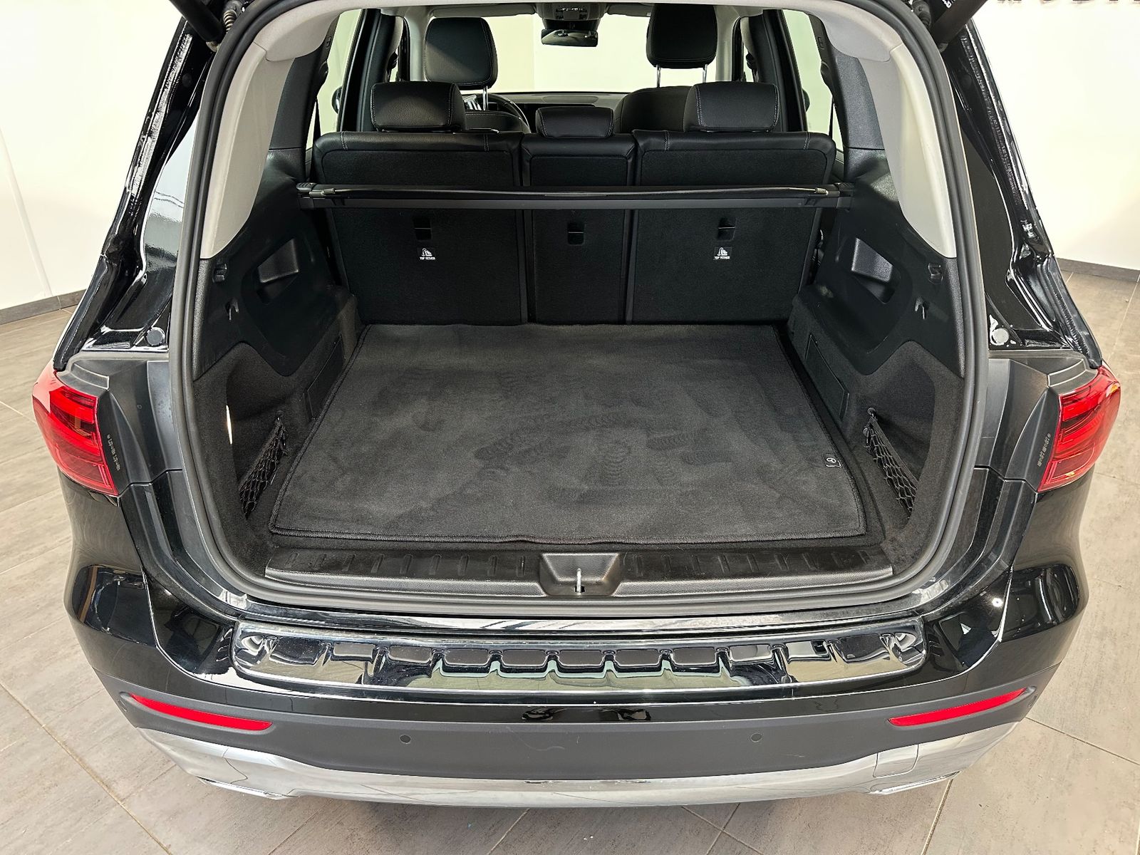 Fahrzeugabbildung Mercedes-Benz GLB 200 d Progressive Advanced NAV+LED+AHK