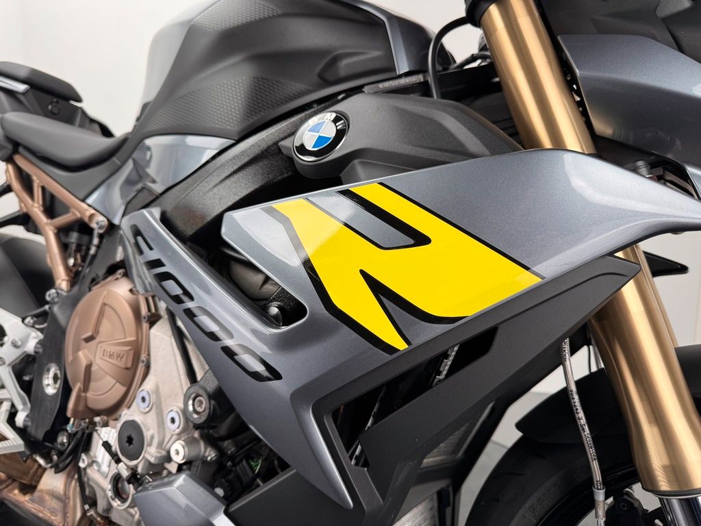 Fahrzeugabbildung BMW S1000 R *NEUWERTIGER *1. HAND