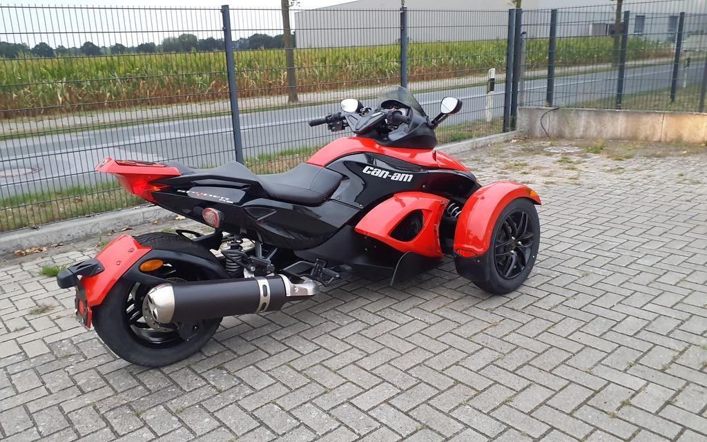 Can-Am Spyder 2012 — photo 18