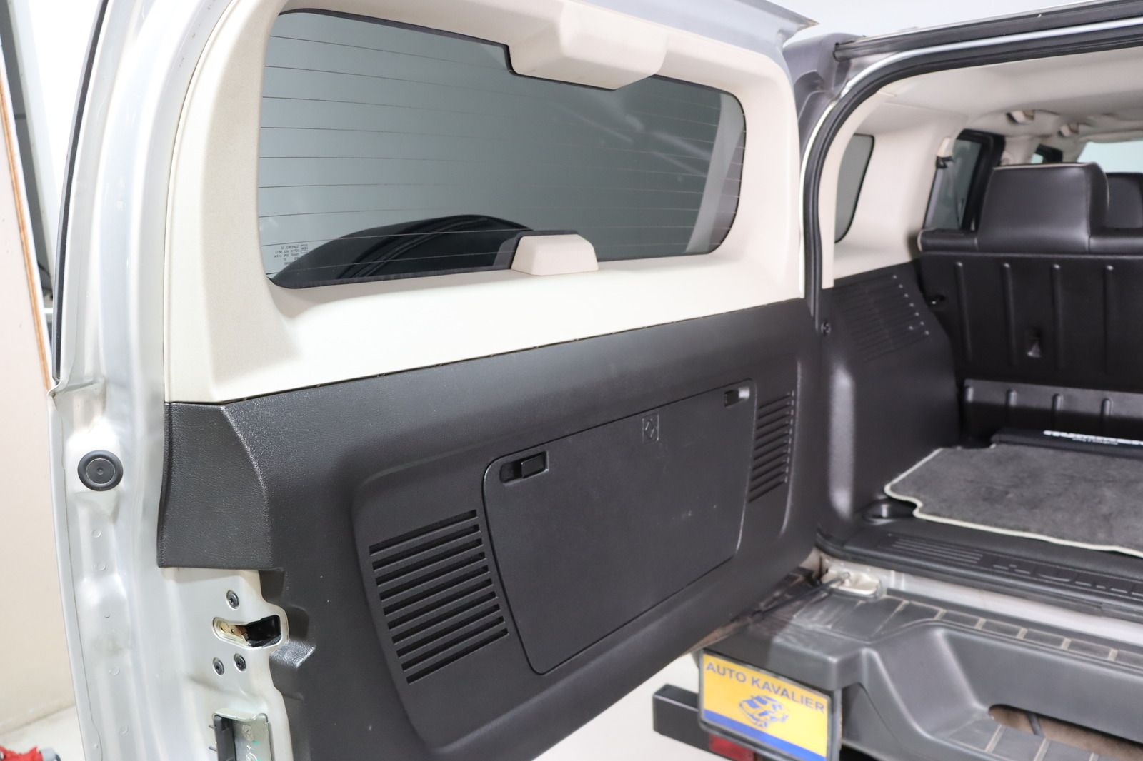 Fahrzeugabbildung Hummer H3 3.7 Auto. * Sitzhzg. * HU/AU bis 04.2027