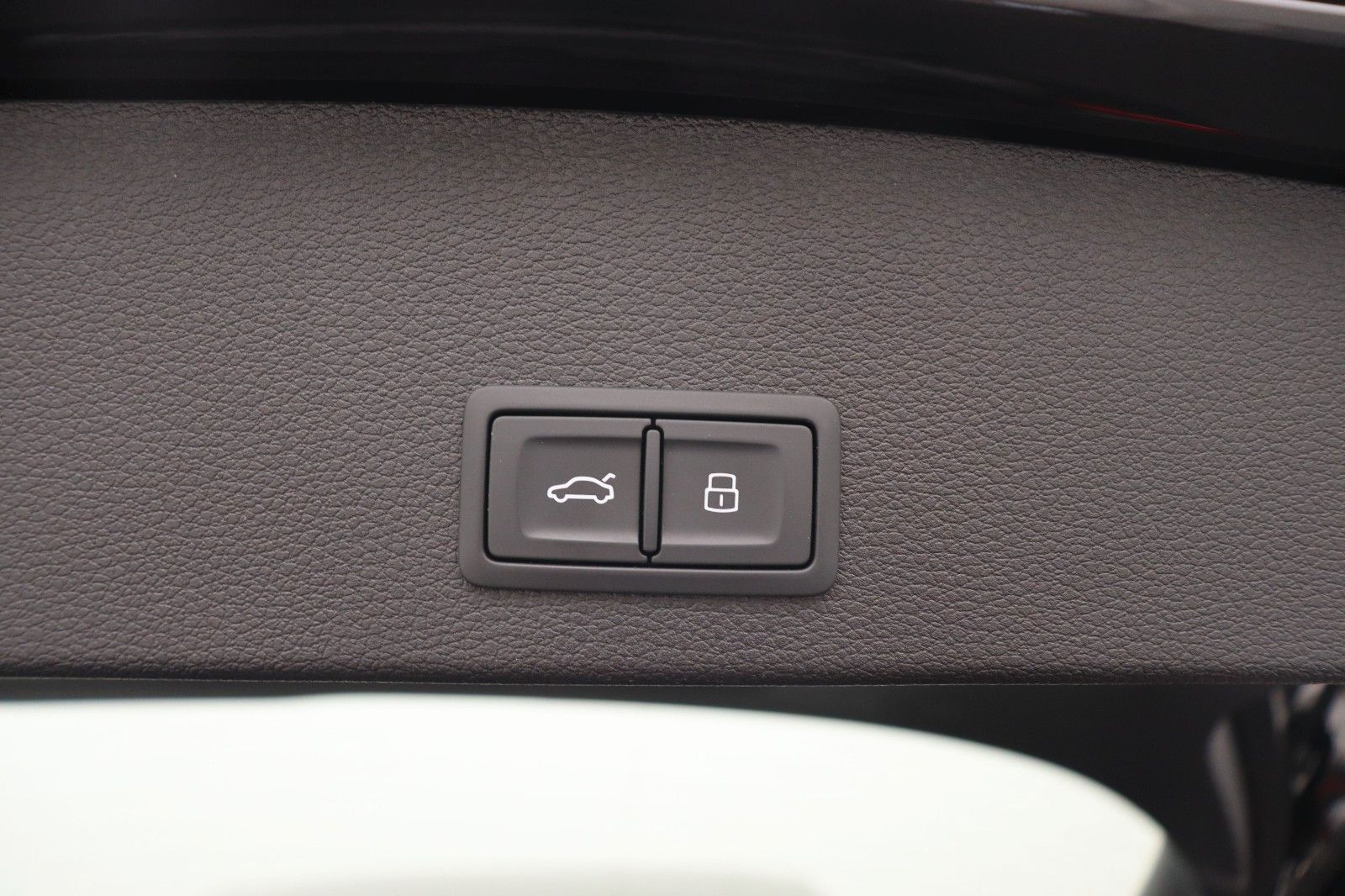Fahrzeugabbildung Audi Q2 30 TFS Navi Kamera LED ACC