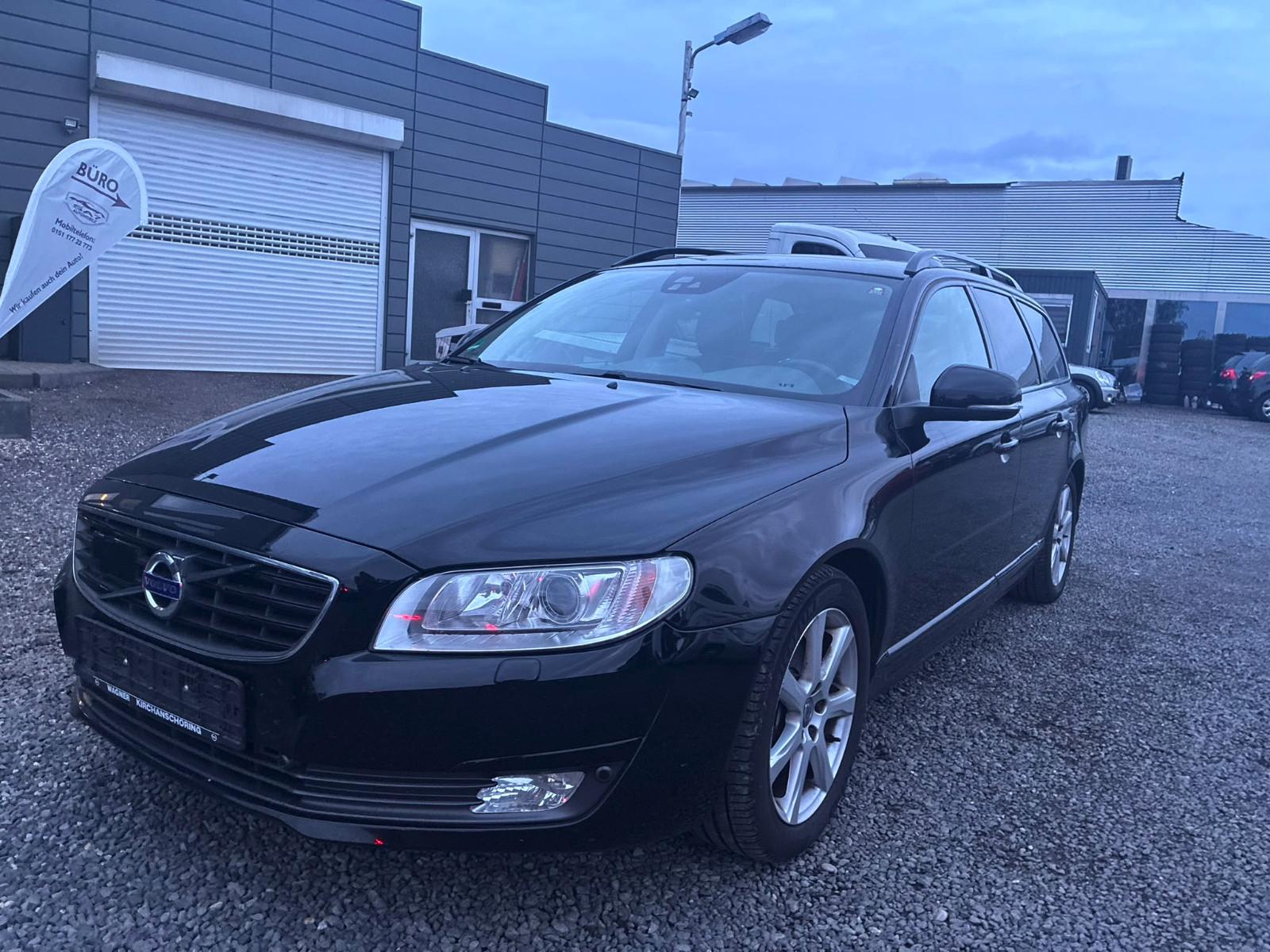 Volvo V70 2015 — вигляд ззаду