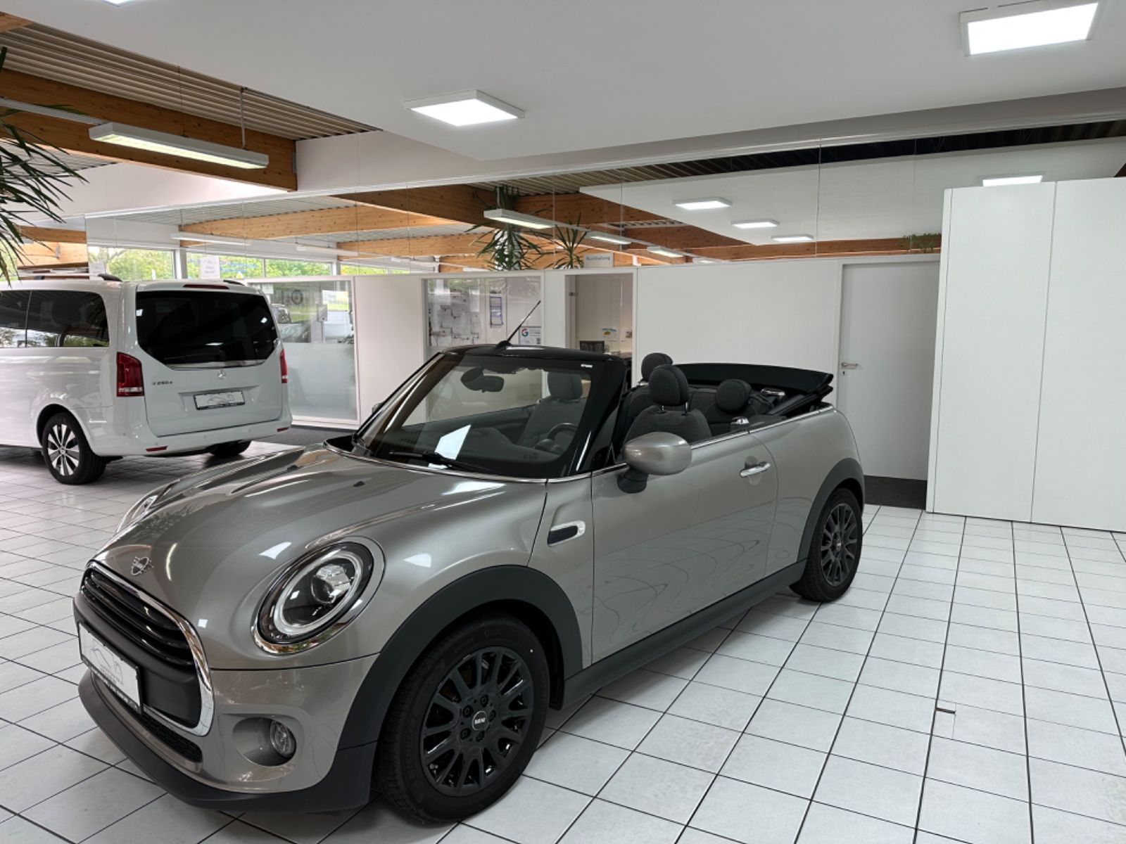 Fahrzeugabbildung MINI MINI ONE Cabrio