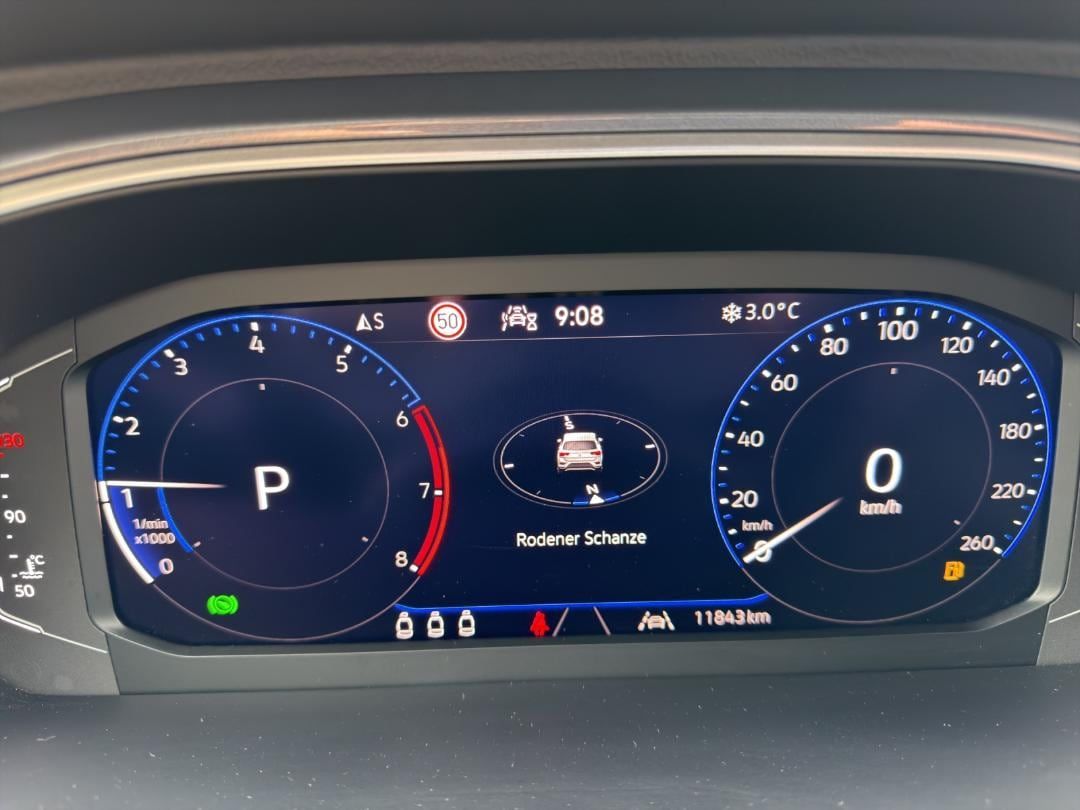 Fahrzeugabbildung Volkswagen T-ROC Style 1.5 TSI DSG,AHK,IQ-Light,el.Kofferr.