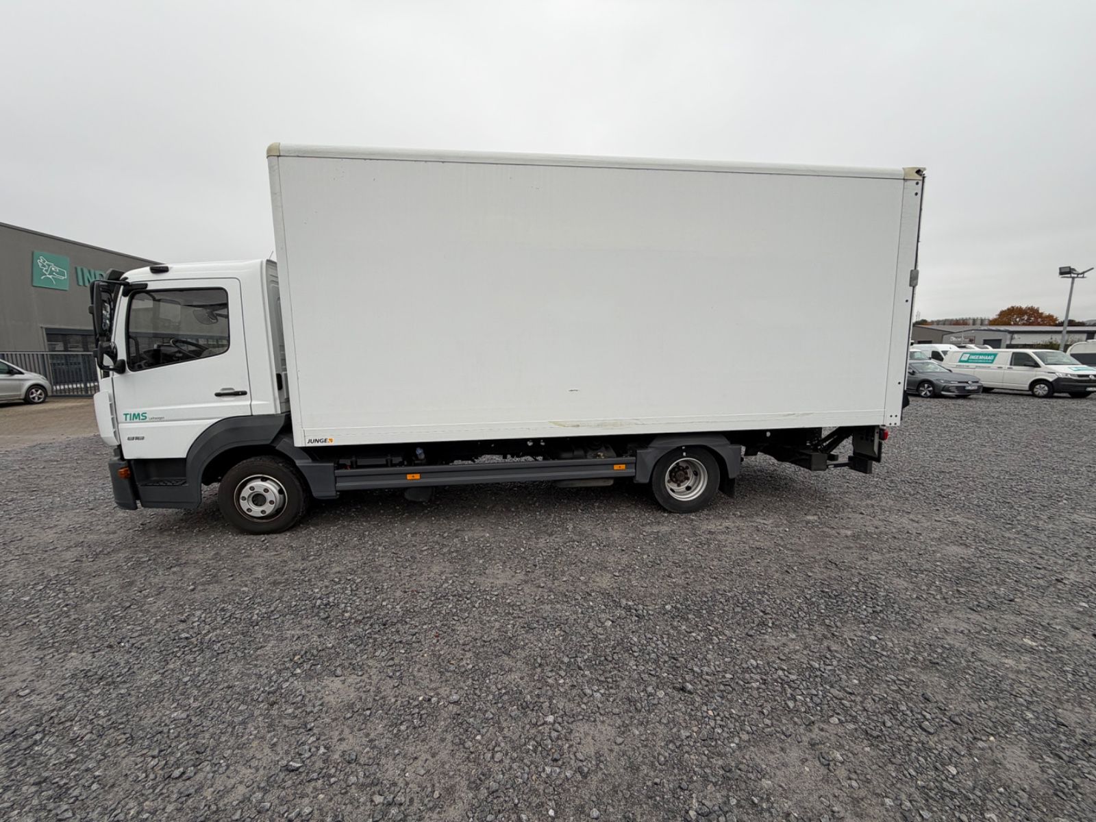 Fahrzeugabbildung Mercedes-Benz Atego 818L Koffer LBW