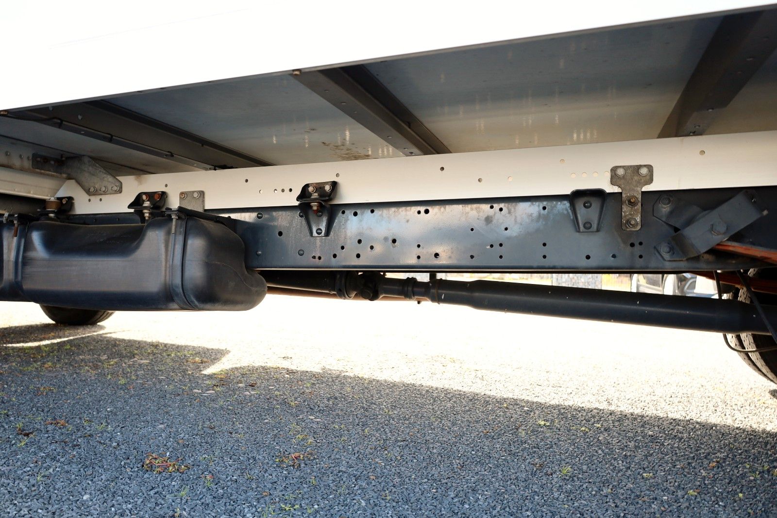 Fahrzeugabbildung Iveco Daily 35C16 ,Daily,KOFFER / LBW-6, Ladebordwand