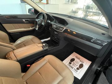 Mercedes E 220 - 11