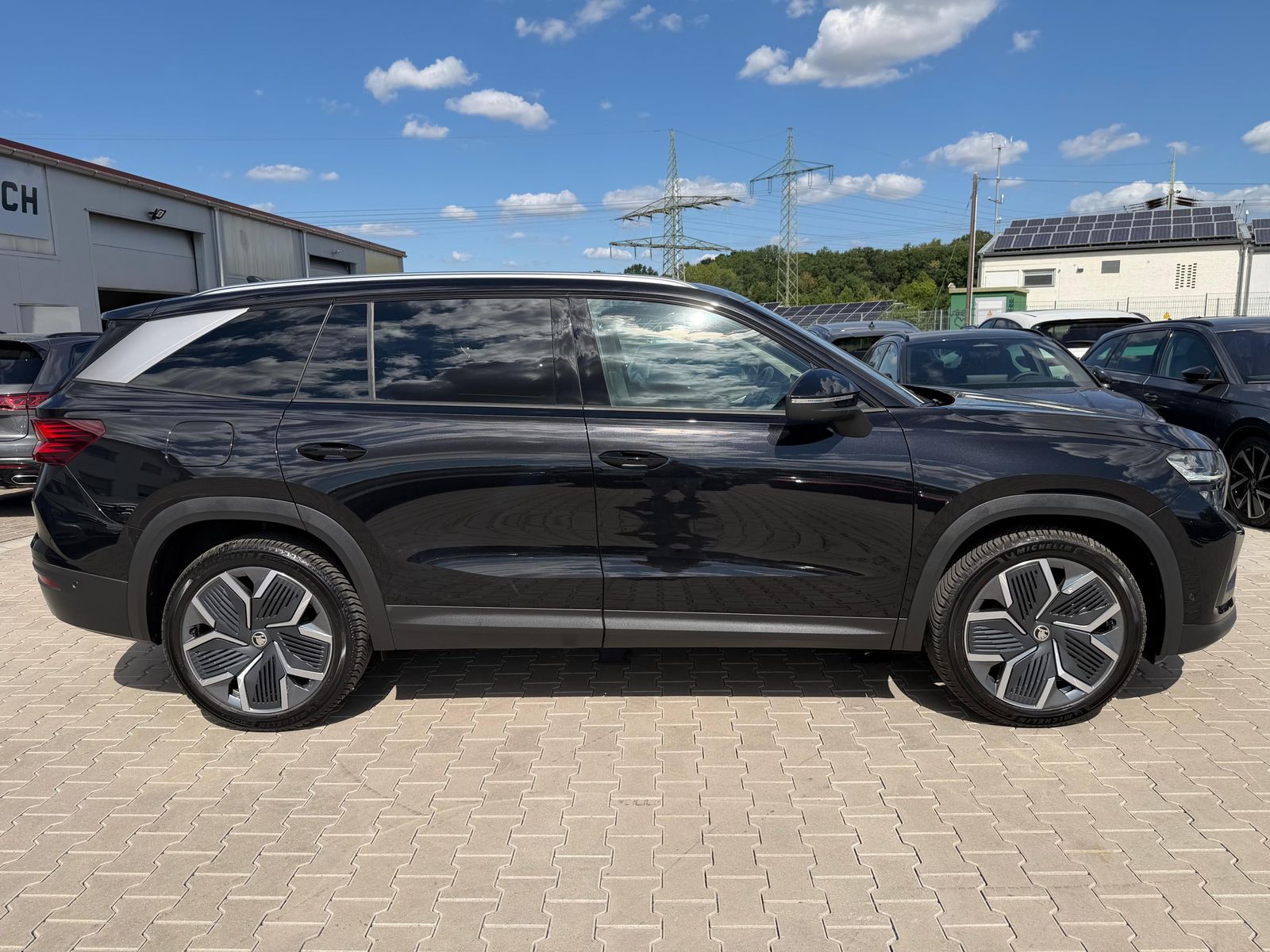 Illustration du véhicule SKODA Kodiaq 2.0 TDI 4x4 Selec PANO*AHK*MATRIX*StandH.