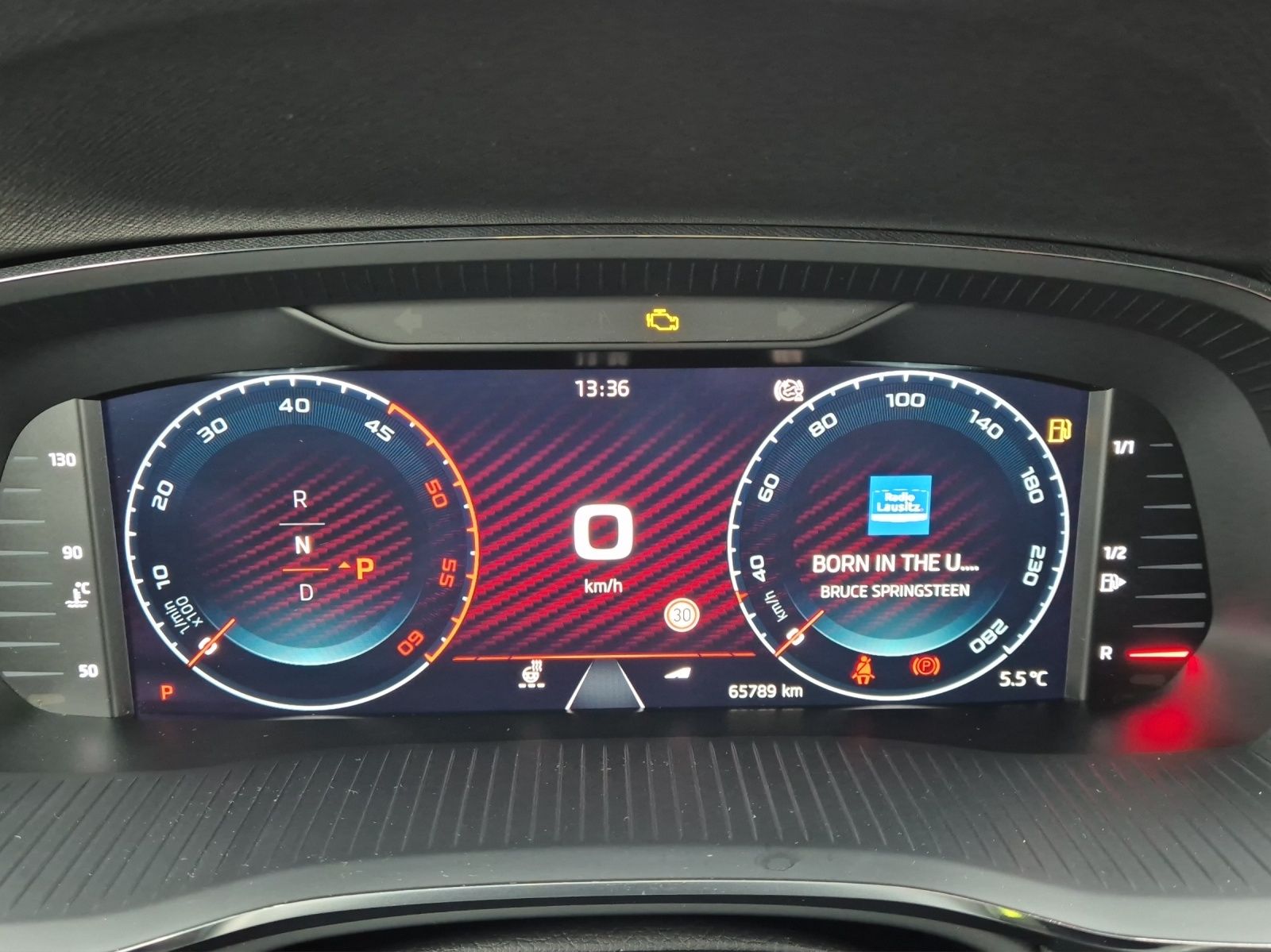 Fahrzeugabbildung SKODA Octavia Combi TDI RS DSG 4x4 Matri Navi AID HUD