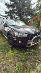 Mitsubishi Outlander 4WD *ohne TÜV SUV - Mitsubishi Outlander aus 2011 mit Diesel-Antrieb