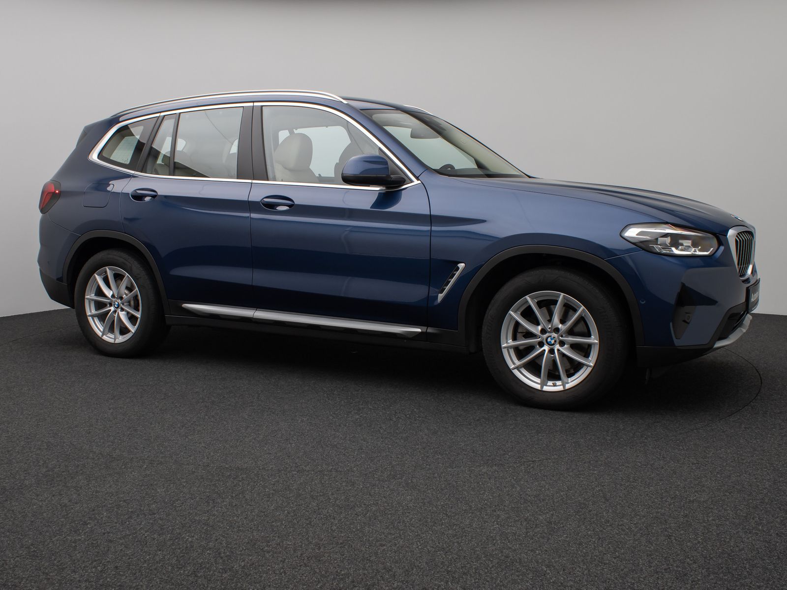 Fahrzeugabbildung BMW X3 xD20d Kamera HUD DAB HiFi Komfort Leder Sport