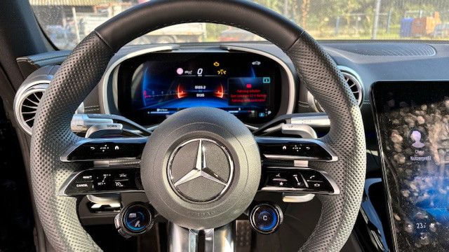 Fahrzeugabbildung Mercedes-Benz SL 63 AMG Roadster 4 Matic +