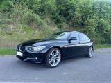 BMW 320d Sport Line Automatik Leder Schiebedach - BMW Gebrauchtwagen in Bamberg
