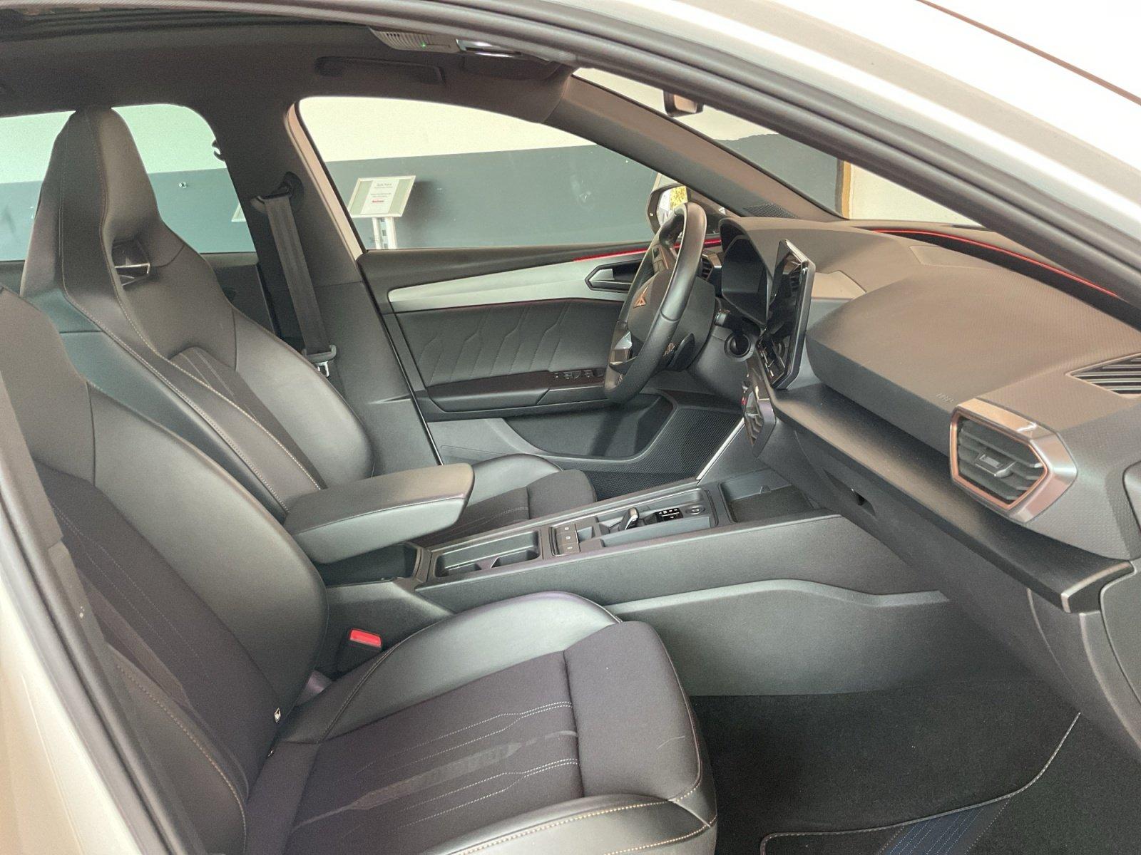 Cupra Leon Sportstourer 2.0 TSI 4Drive VZ LED + LM 19