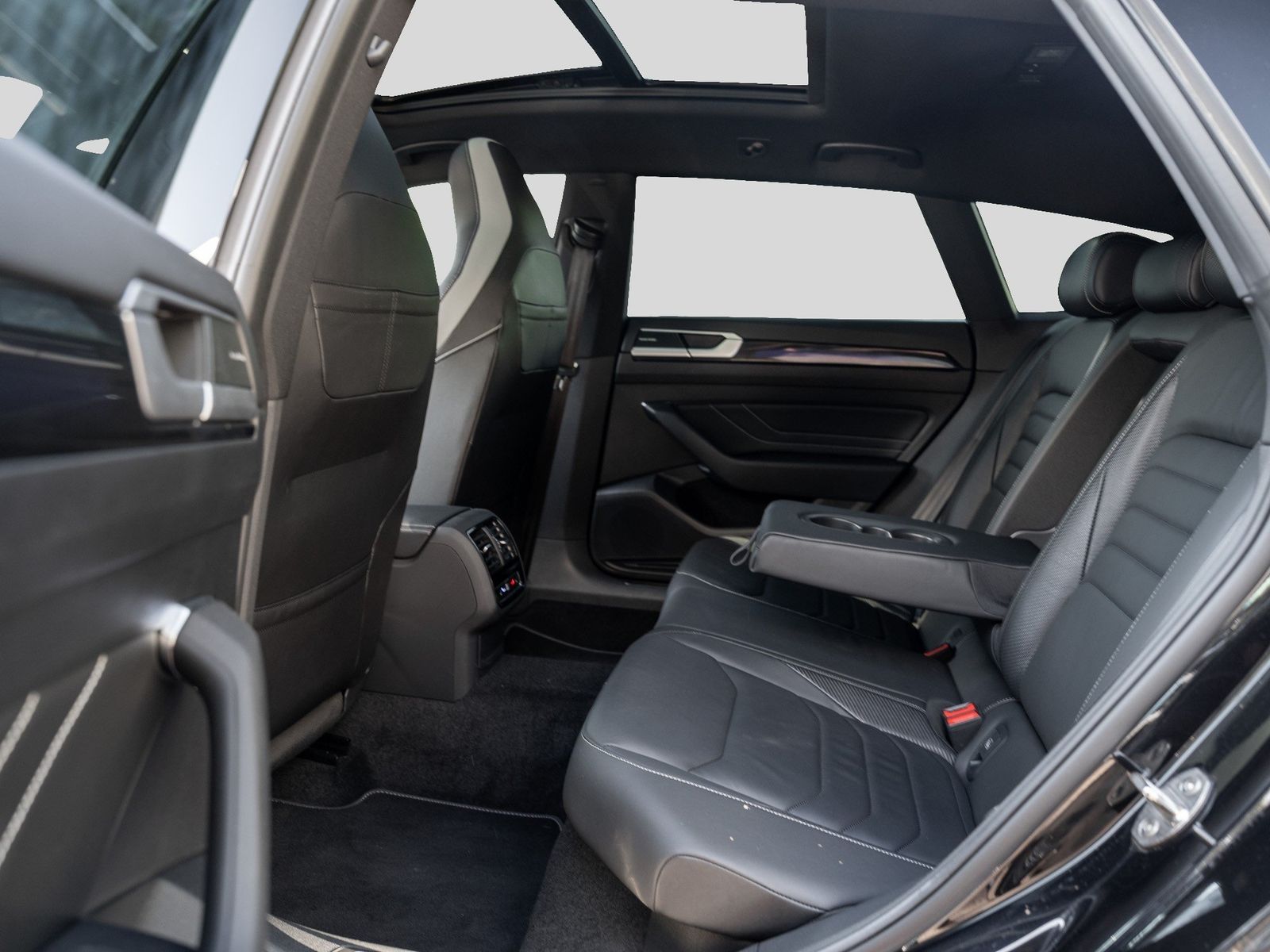 Volkswagen Arteon DCC NaviPro Pano R-Line IQLight AHK Kam foto 9