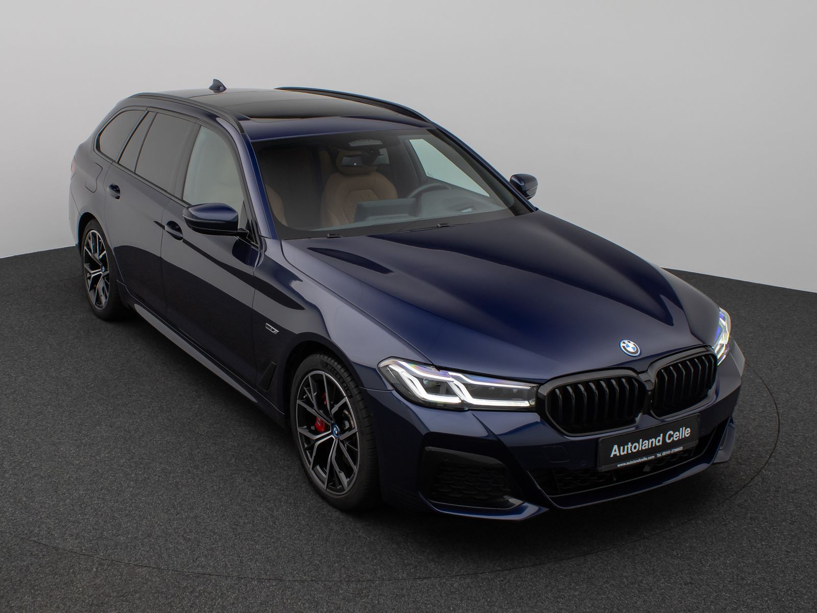 Fahrzeugabbildung BMW 530e xD M Sport Panorama 360°Laser HUD DAB H/K