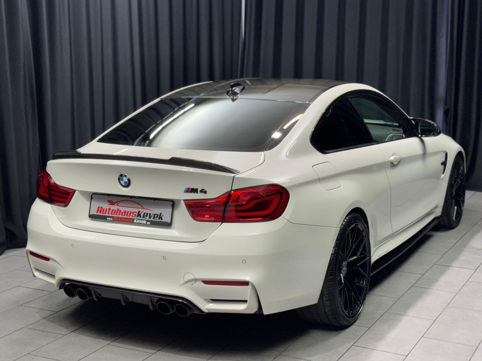 Fahrzeugabbildung BMW M4 Competition COUPE|H&K|HEAD-UP|360°|KARBON