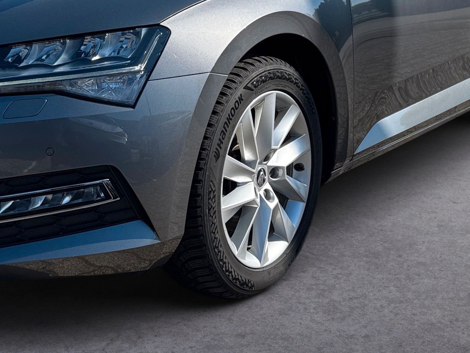 Fahrzeugabbildung SKODA Superb Combi Style 2.0 TSI