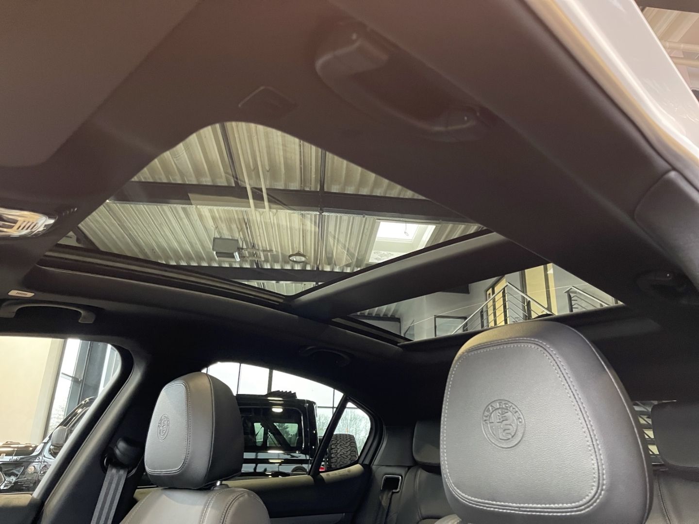 Alfa Romeo Stelvio - Bild 21