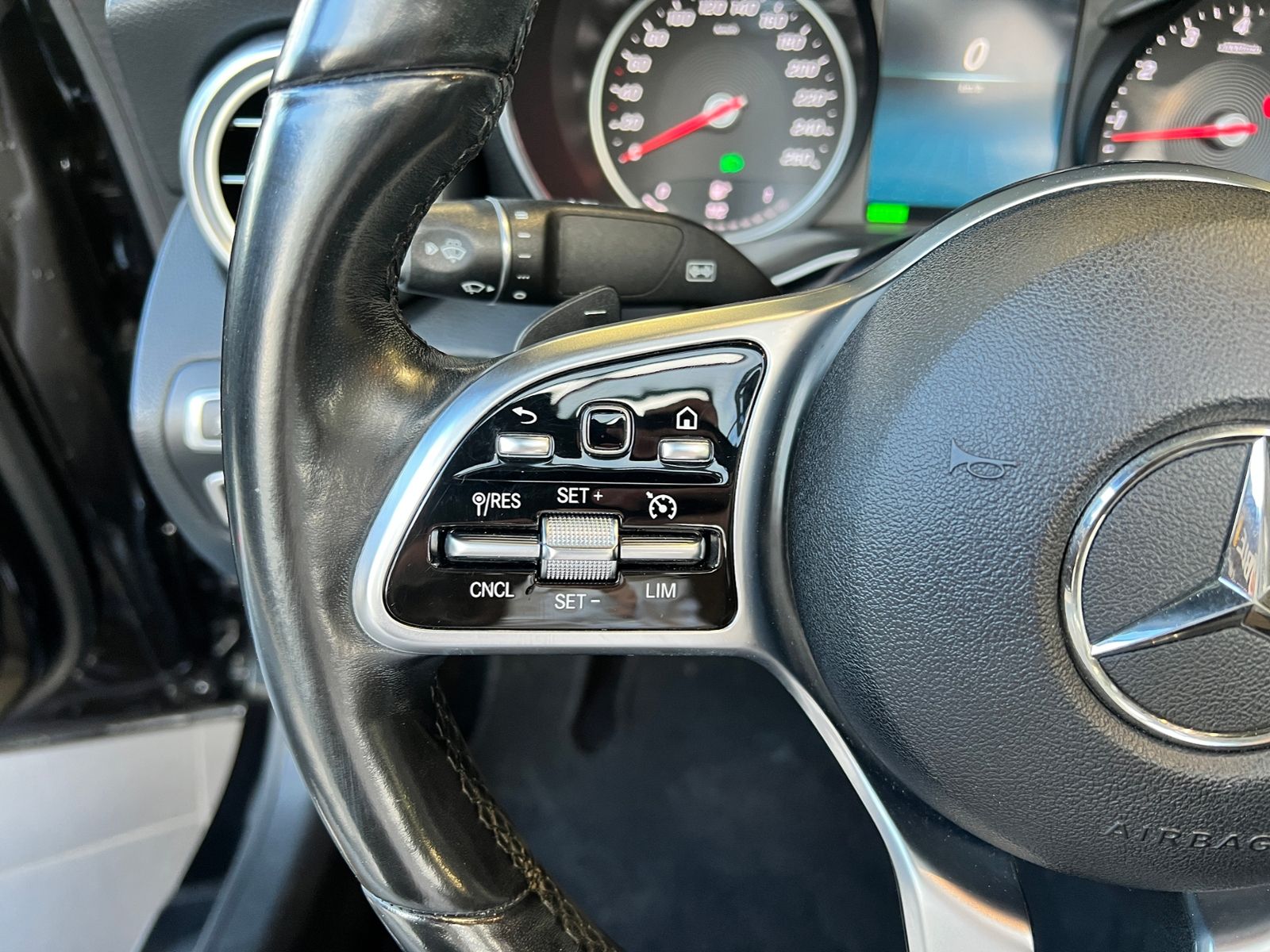 Fahrzeugabbildung Mercedes-Benz C 200 Cabrio LED NAVI ALU PDC