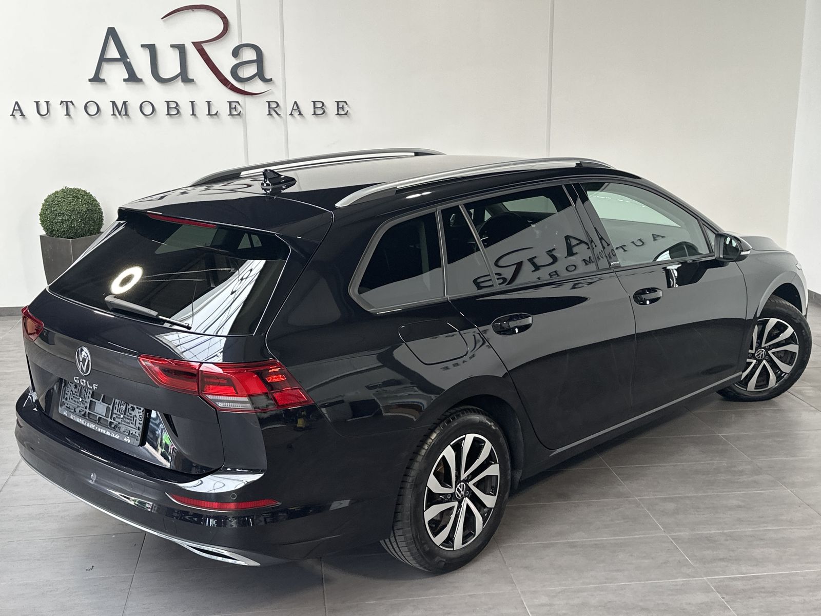 Fahrzeugabbildung Volkswagen Golf Variant 2.0 TDI DSG Active NAV+LED+ACC+SHZ