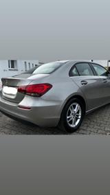 Mercedes-Benz A 180 d - - mit Diesel-Antrieb: Gold, Limousine